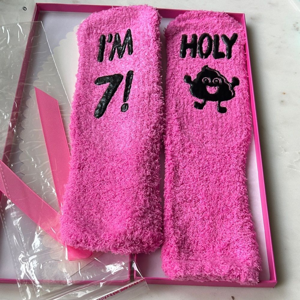 New Happypop Pink Fuzzy ‘I’m 7 socks  with Fun‎ Design